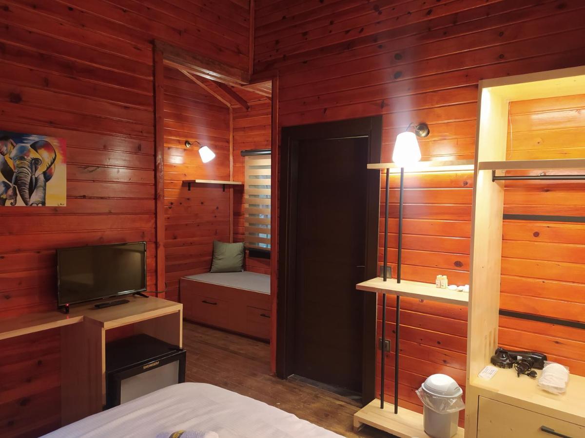 Babylontown Otel 奥林巴斯 外观 照片